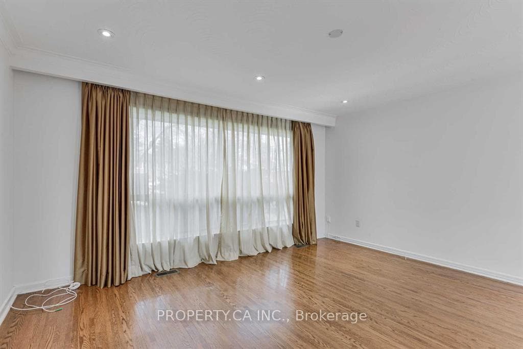 45 Lissom Crescent Unit Main photo 10