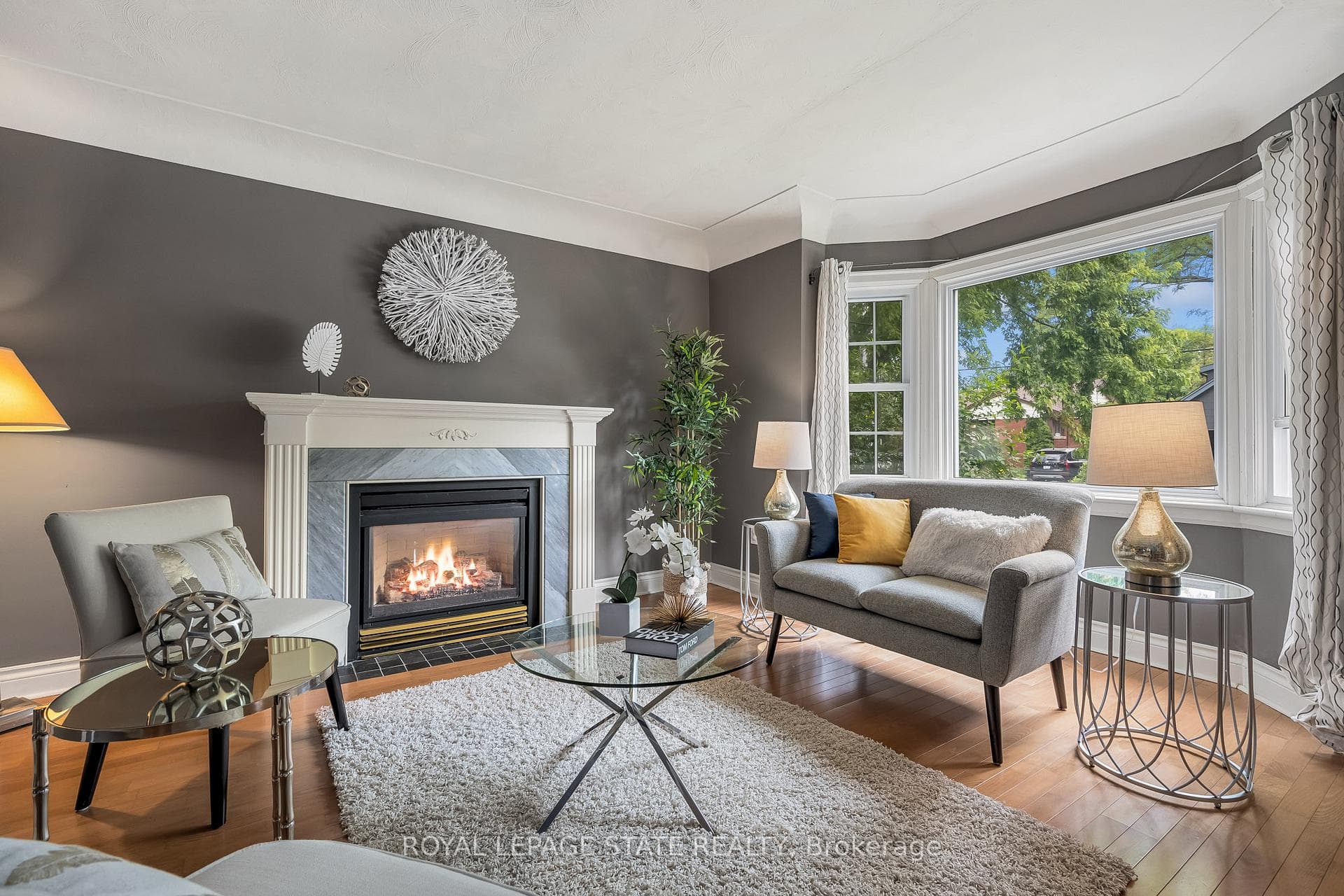 126 Queensdale Avenue photo 4