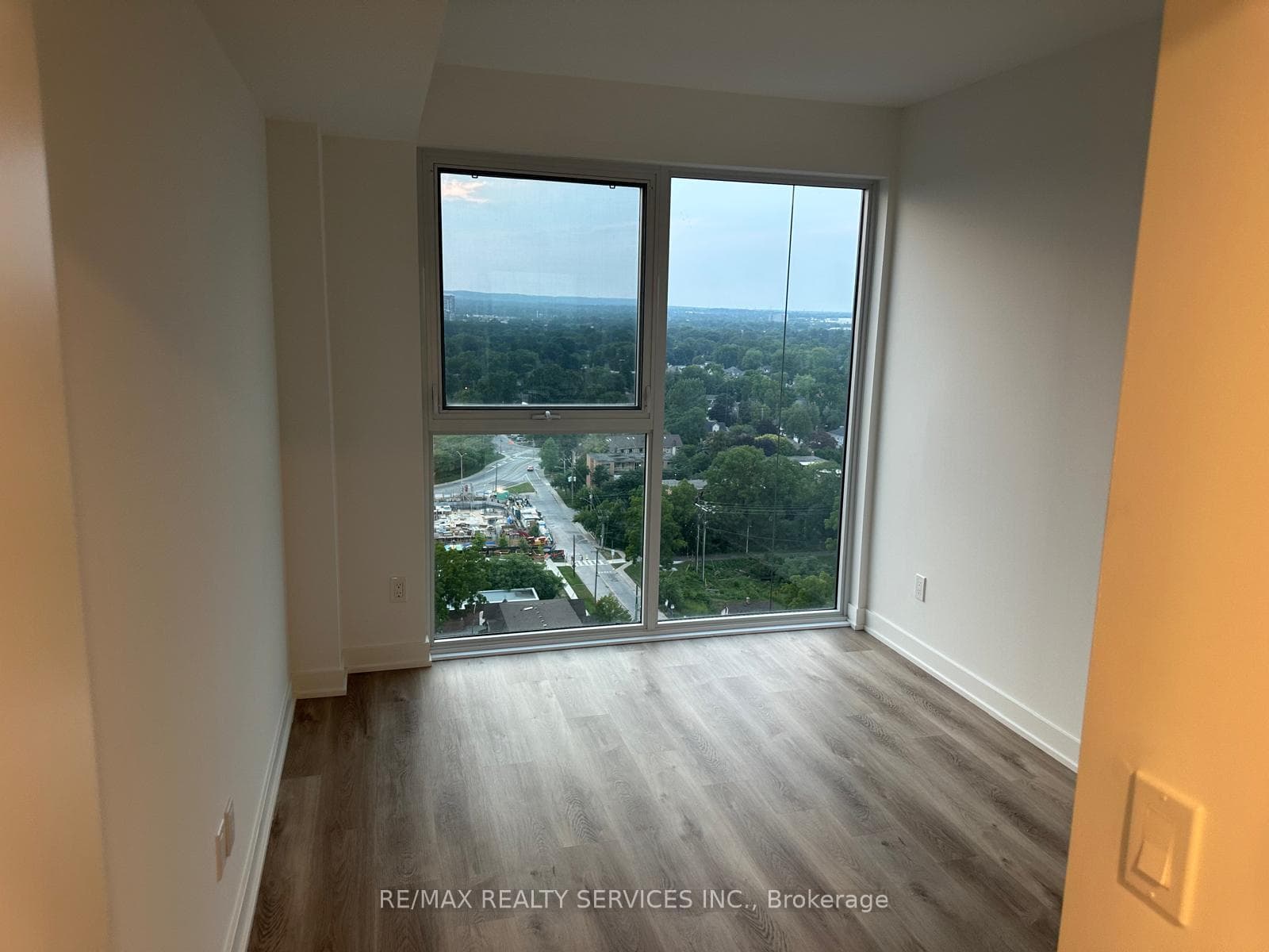 370 Martha Street Unit 1810 photo 6