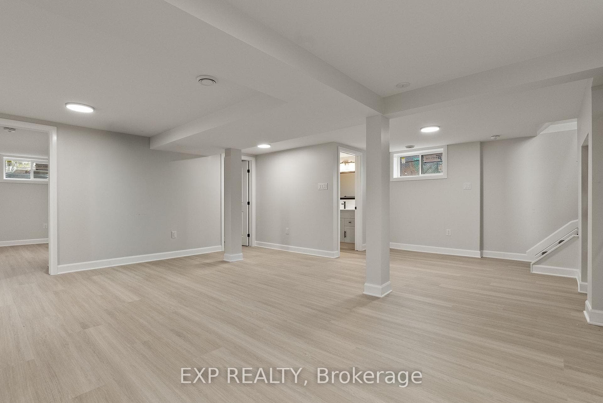 2393 Sheldon Avenue photo 37