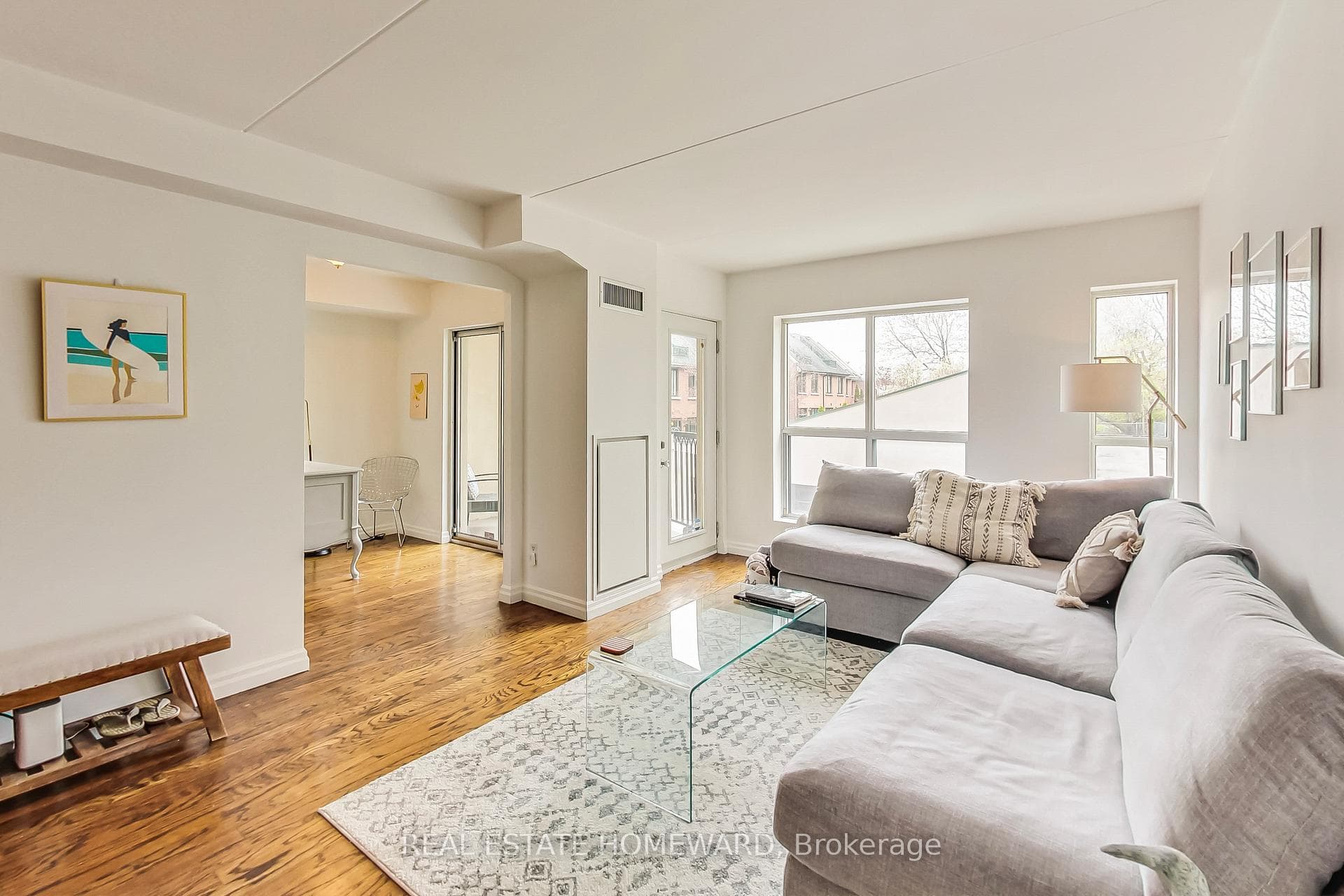1174 Yonge Street Unit 201 photo 2