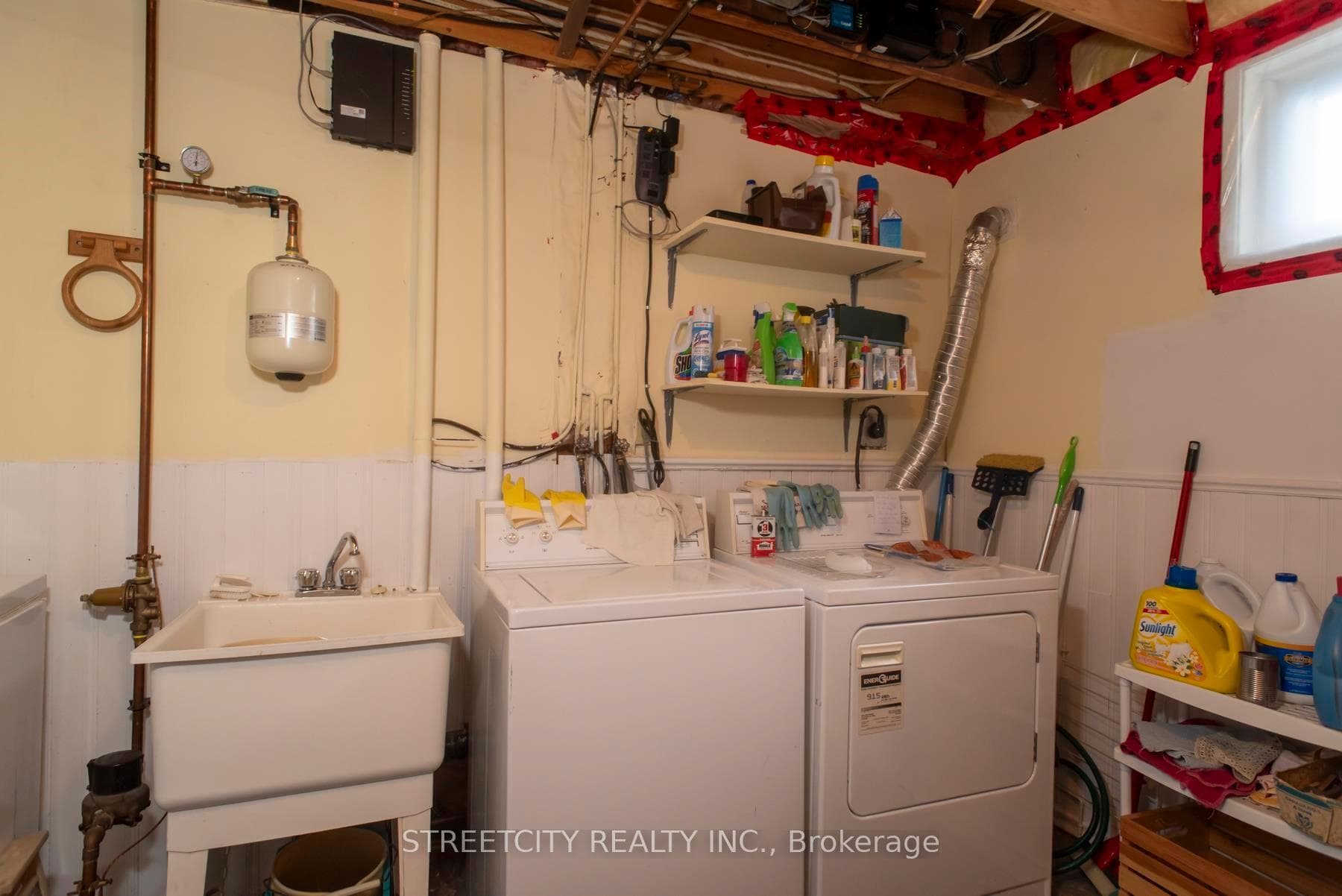 212 County Boulevard photo 27
