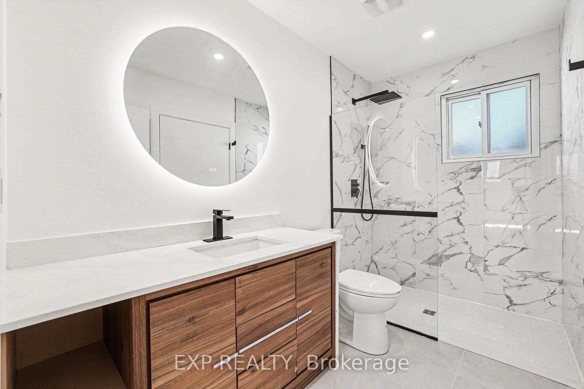 Primary ensuite bathroom