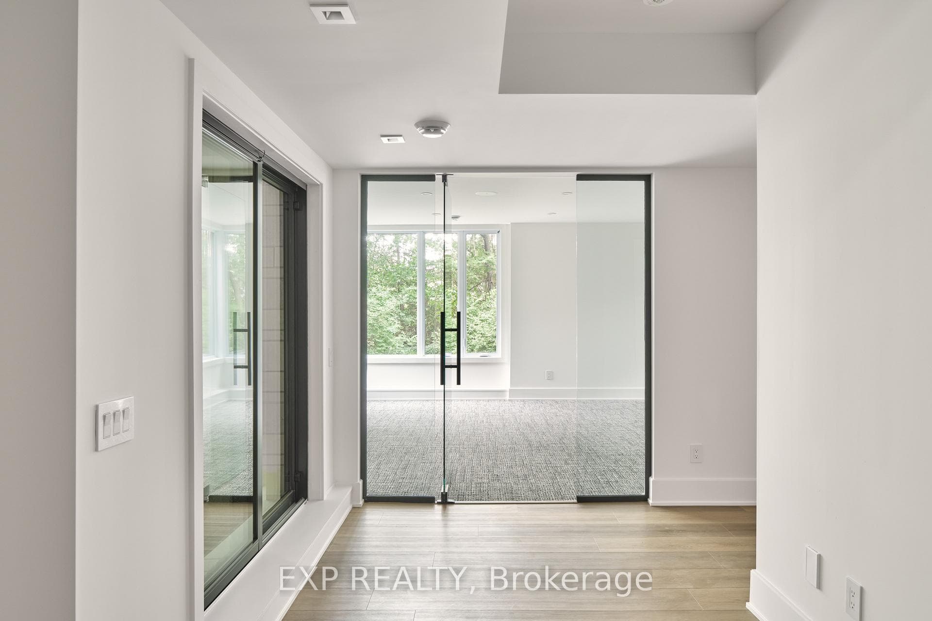 32 CLOVELLY Road photo 17