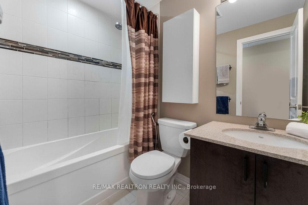300 Essa Road Unit 603 photo 17