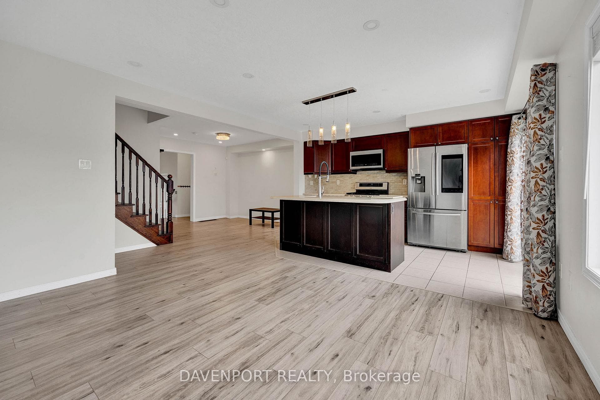 76 Glenvista Drive photo 3