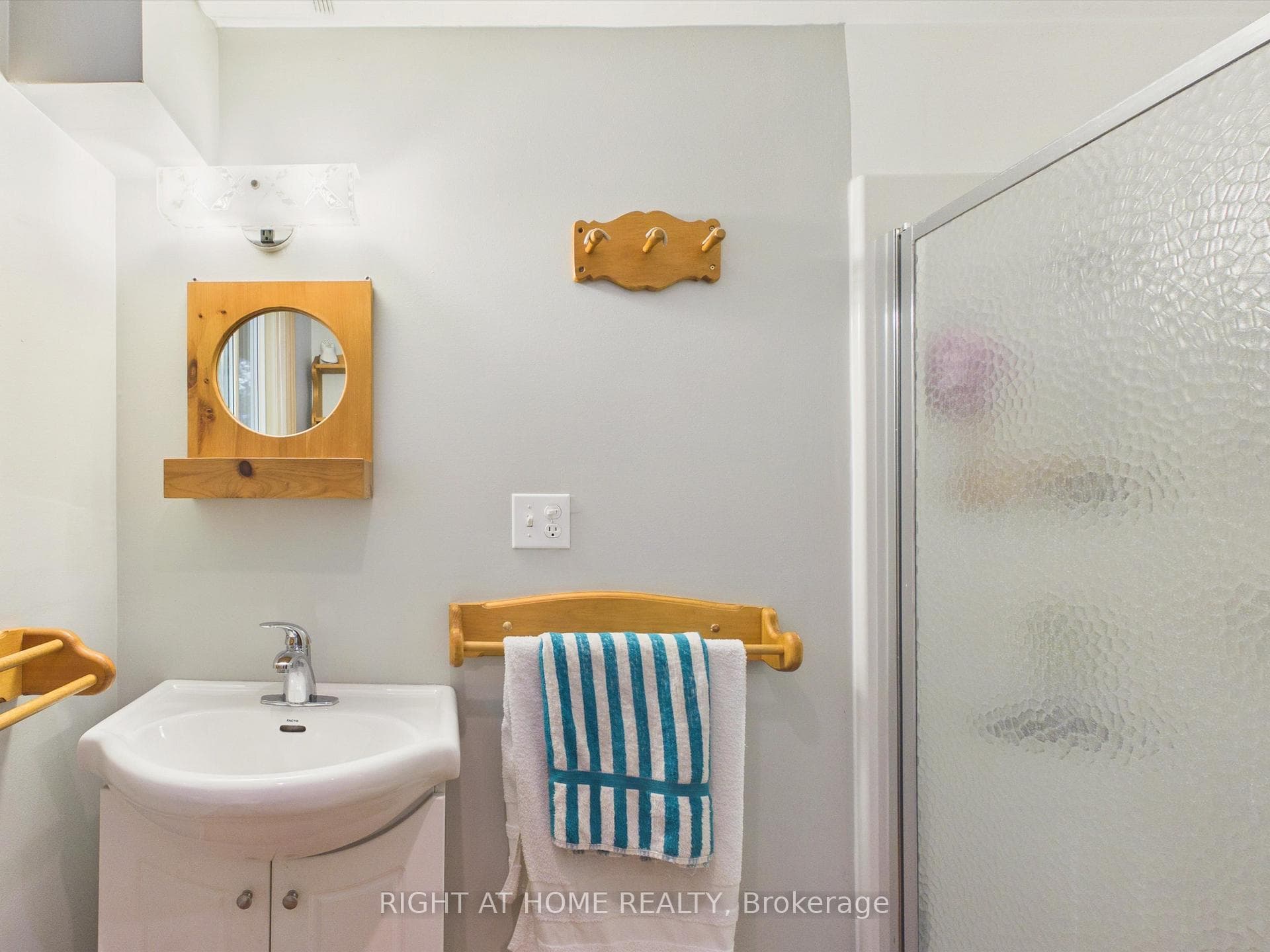 1527 Moon River Road photo 18