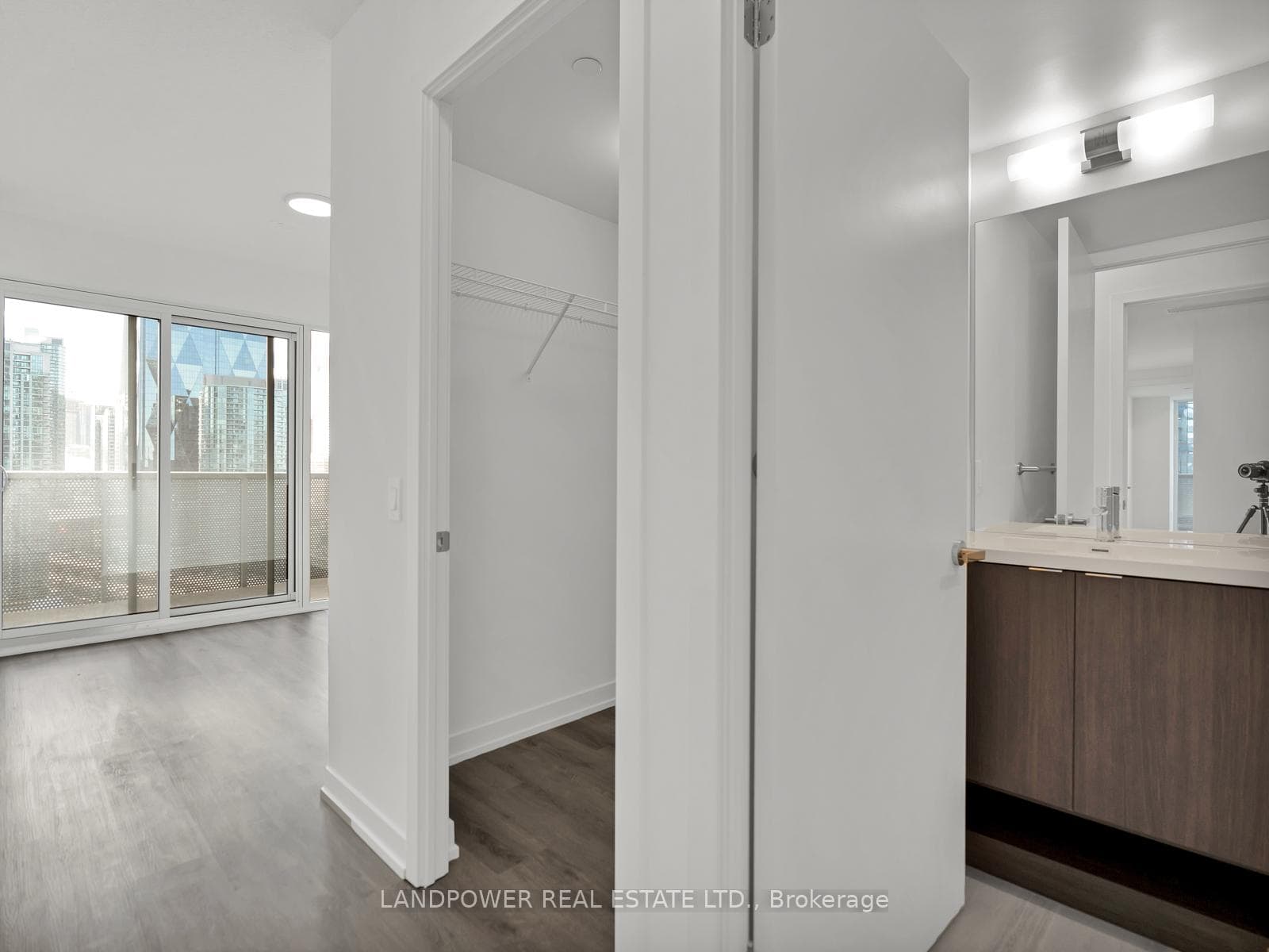 138 Downes Street Unit 2311 photo 19