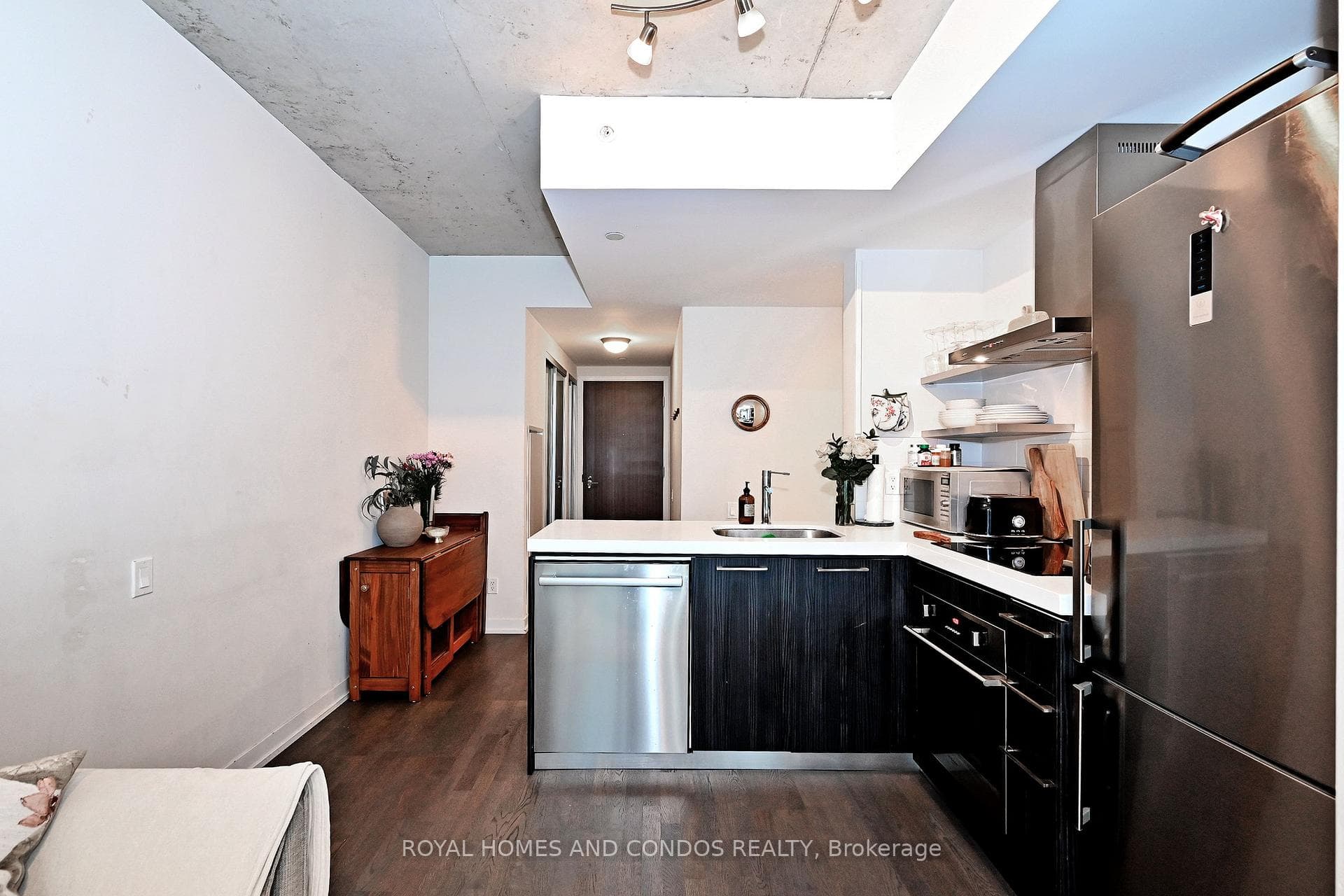461 Adelaide Street Unit 733 photo 15