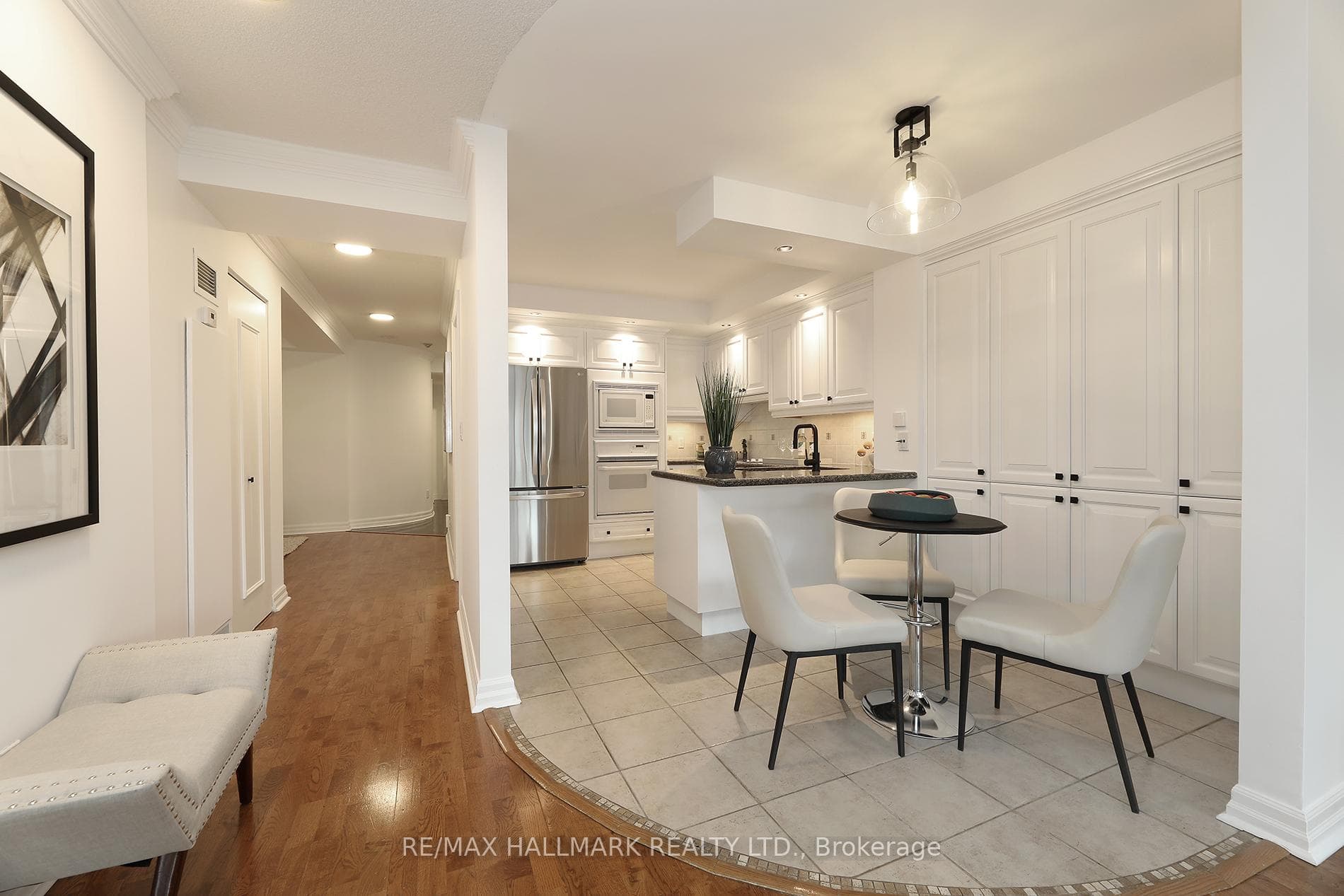 2727 Yonge Street Unit 609 photo 14