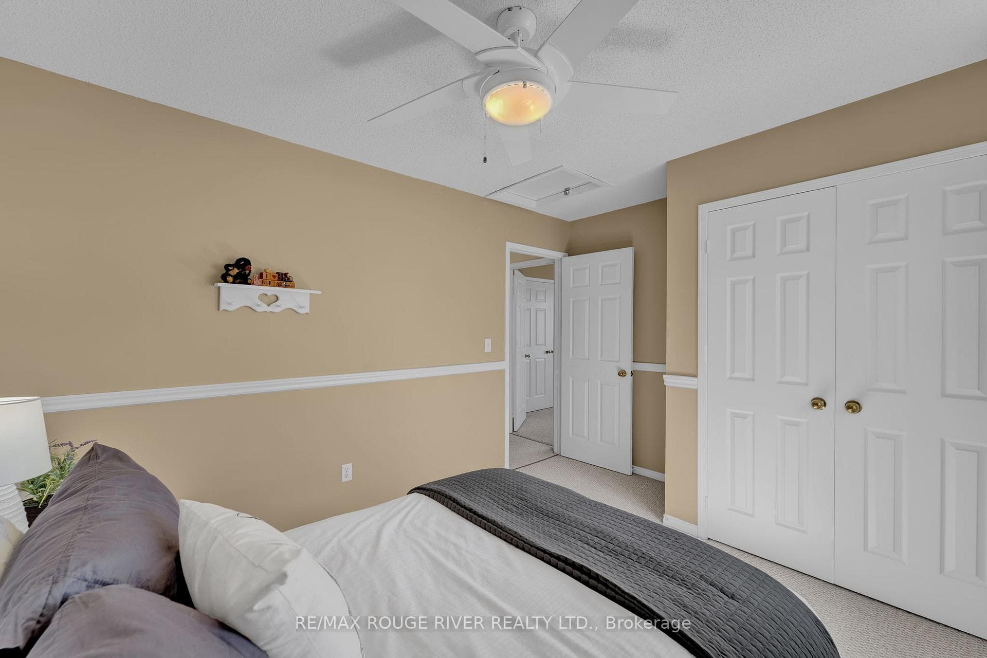 452 Fleetwood Drive photo 23