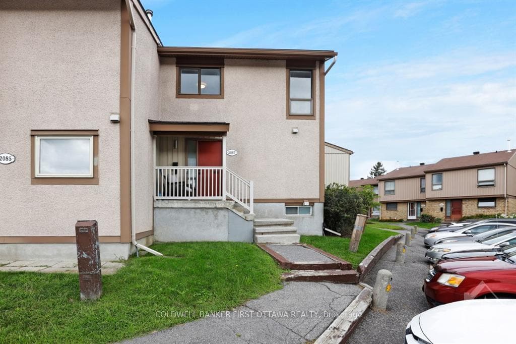 2087 STONEHENGE Crescent photo 1