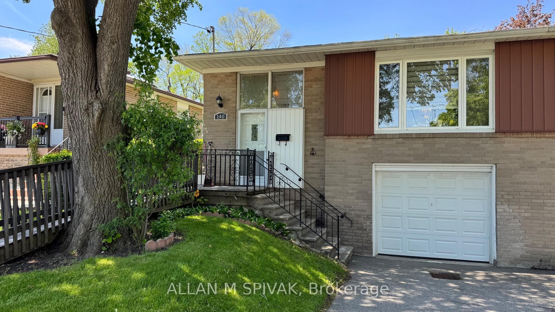 140 Chelmsford Avenue photo 1
