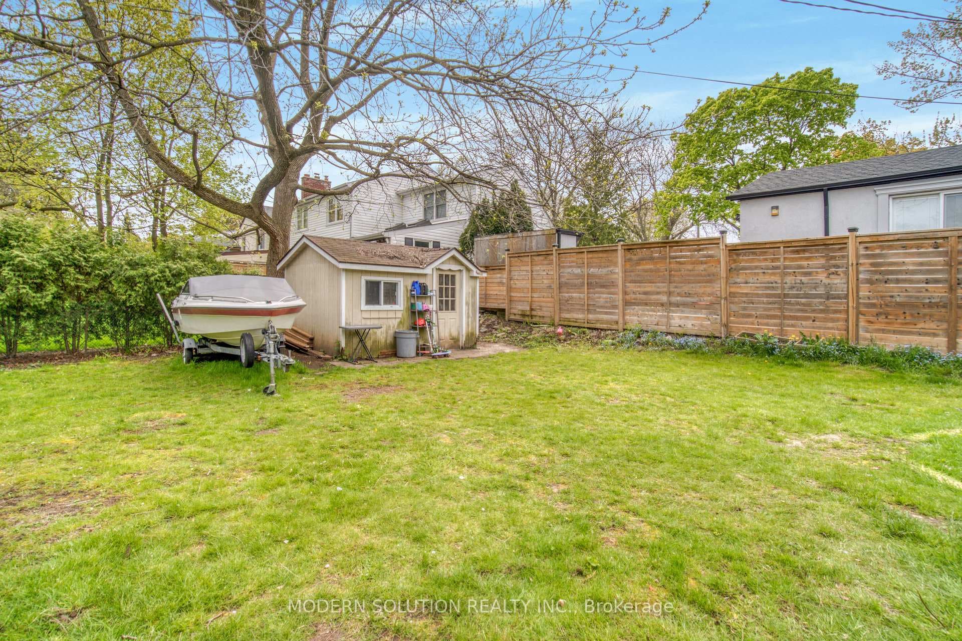 314 Strathcona Drive photo 38
