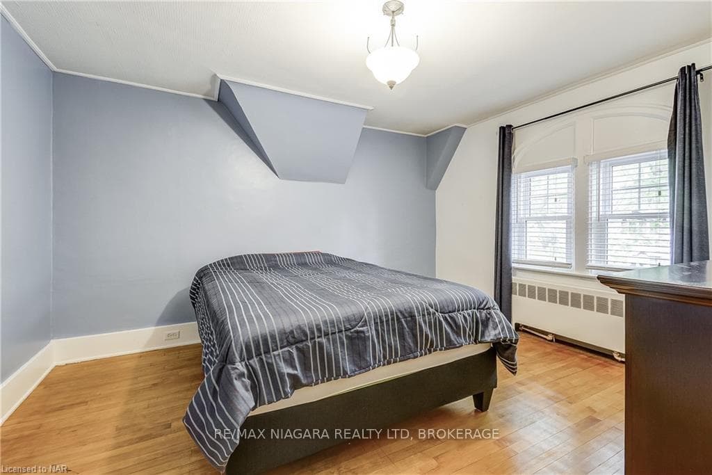 6 HIGHLAND Gardens photo 36