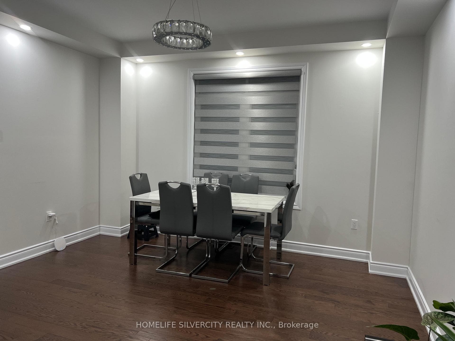 88 Roulette Crescent photo 7