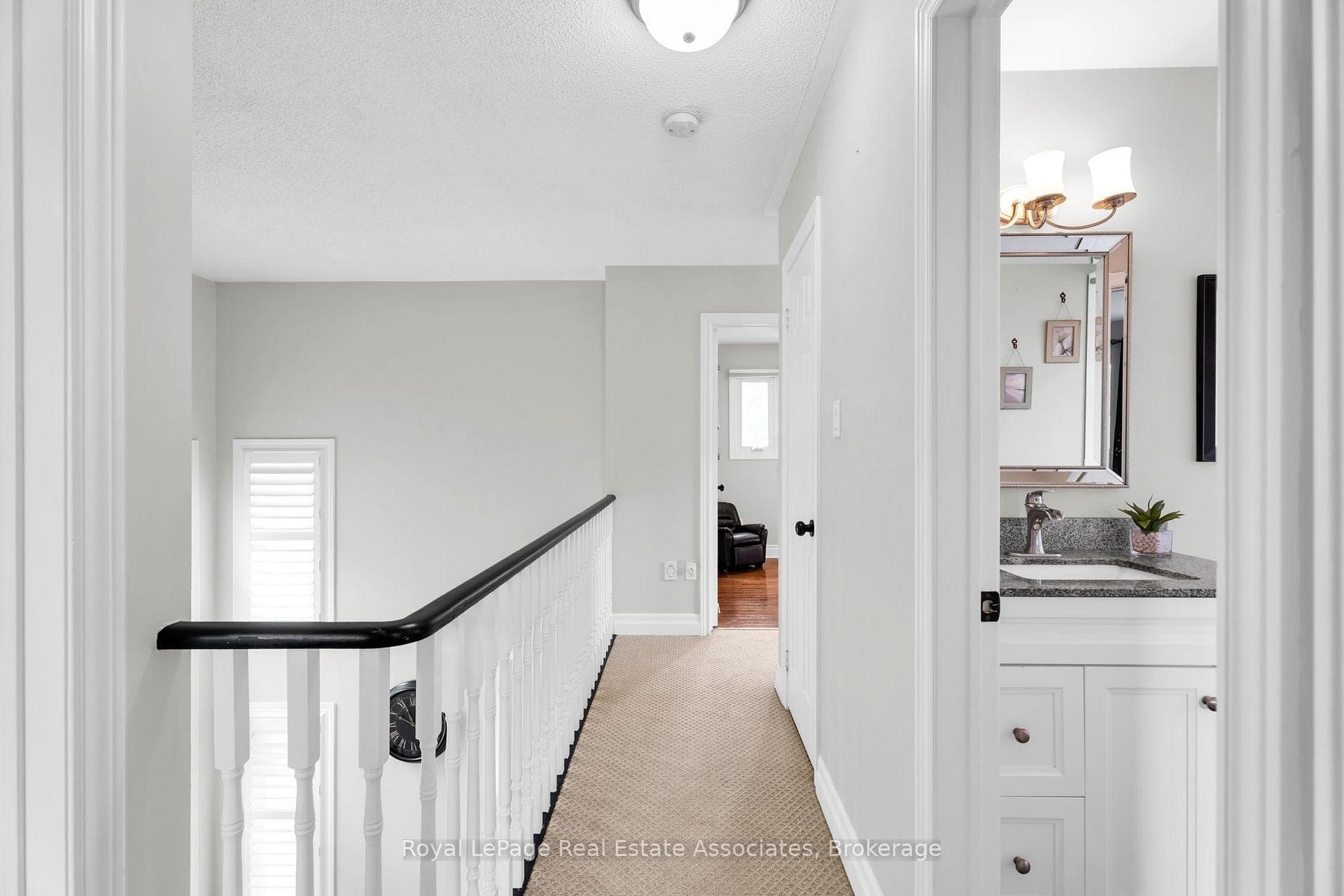 22 Mccullough Crescent photo 17