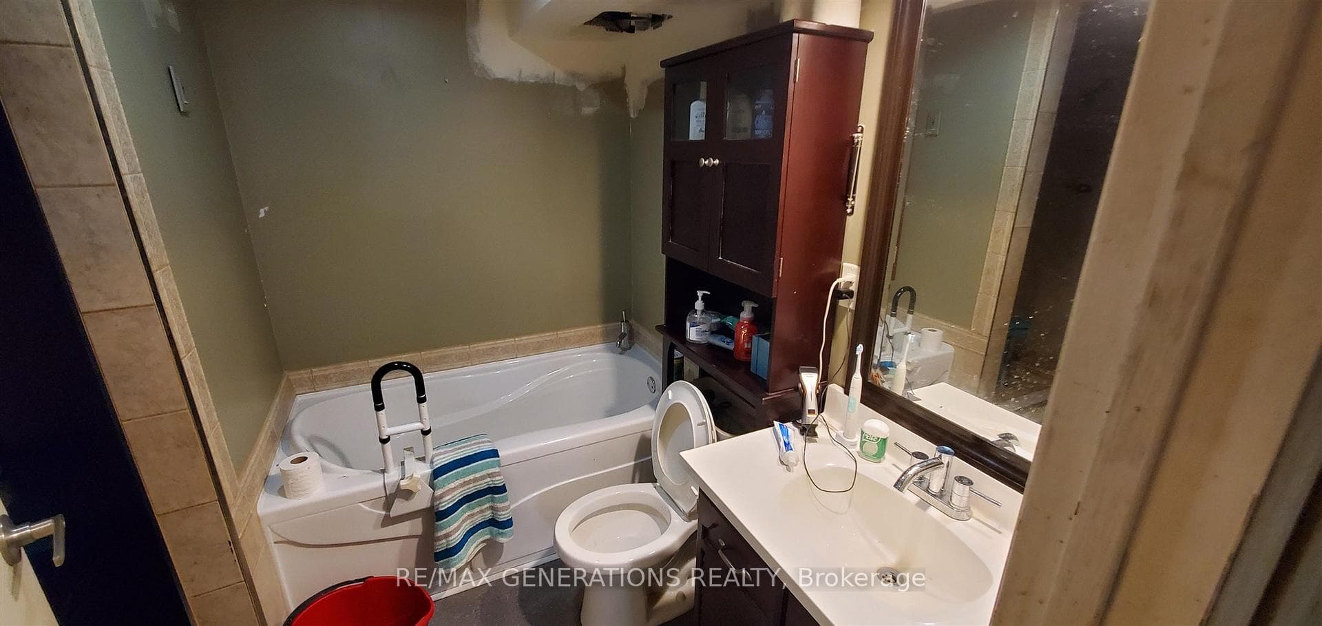 433 Redwood Avenue photo 13