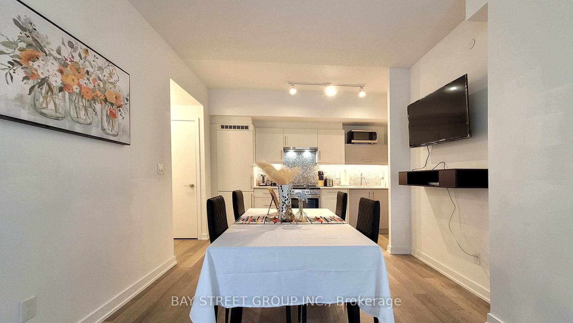181 Huron Street Unit 204 photo 7
