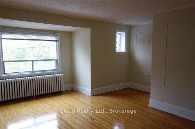 1162 Avenue Road Unit Upper photo 3
