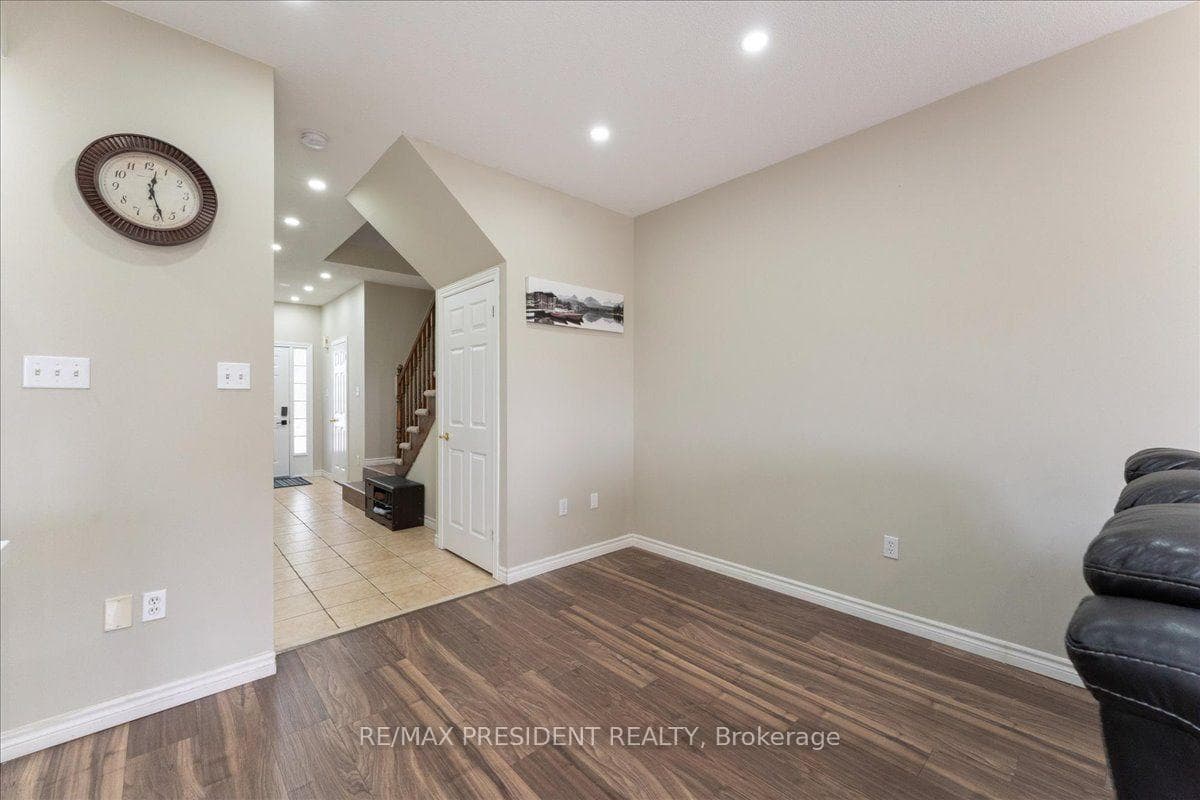 285 Southbrook Drive photo 19