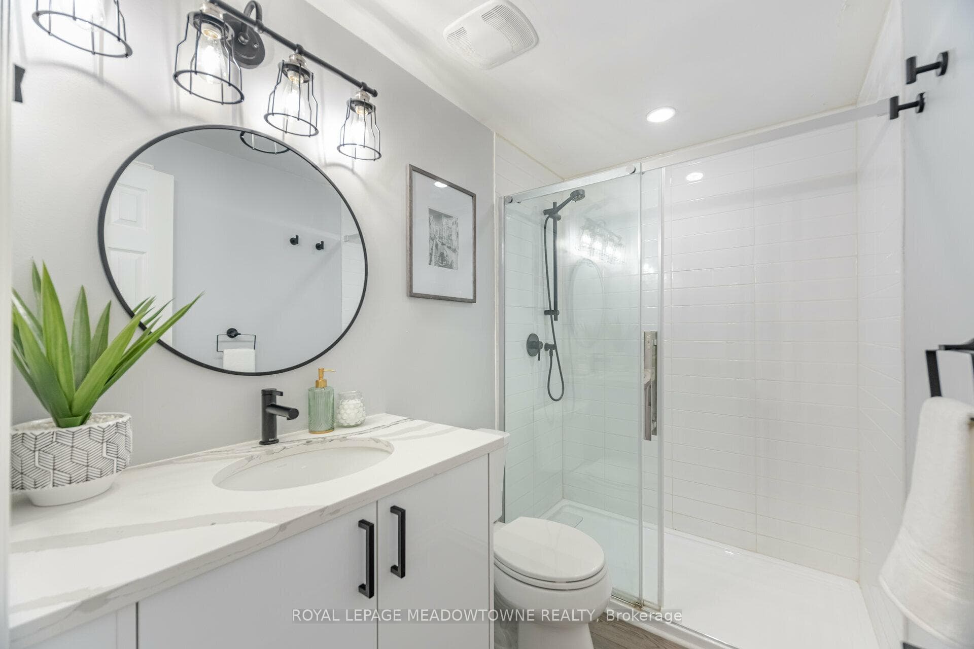 102 Bronte Road Unit 203 photo 19