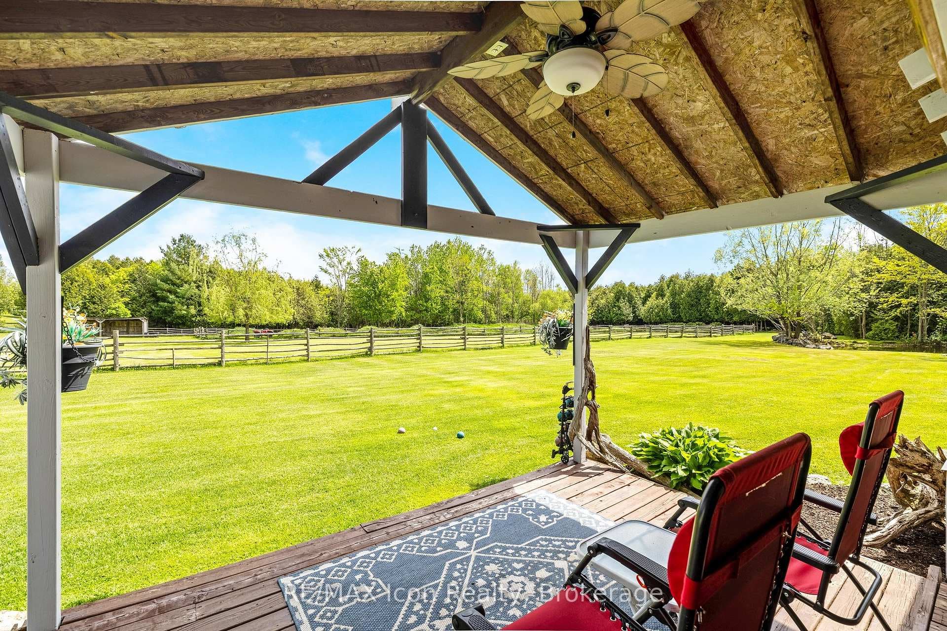 Covered entertainment pavilion with hydro