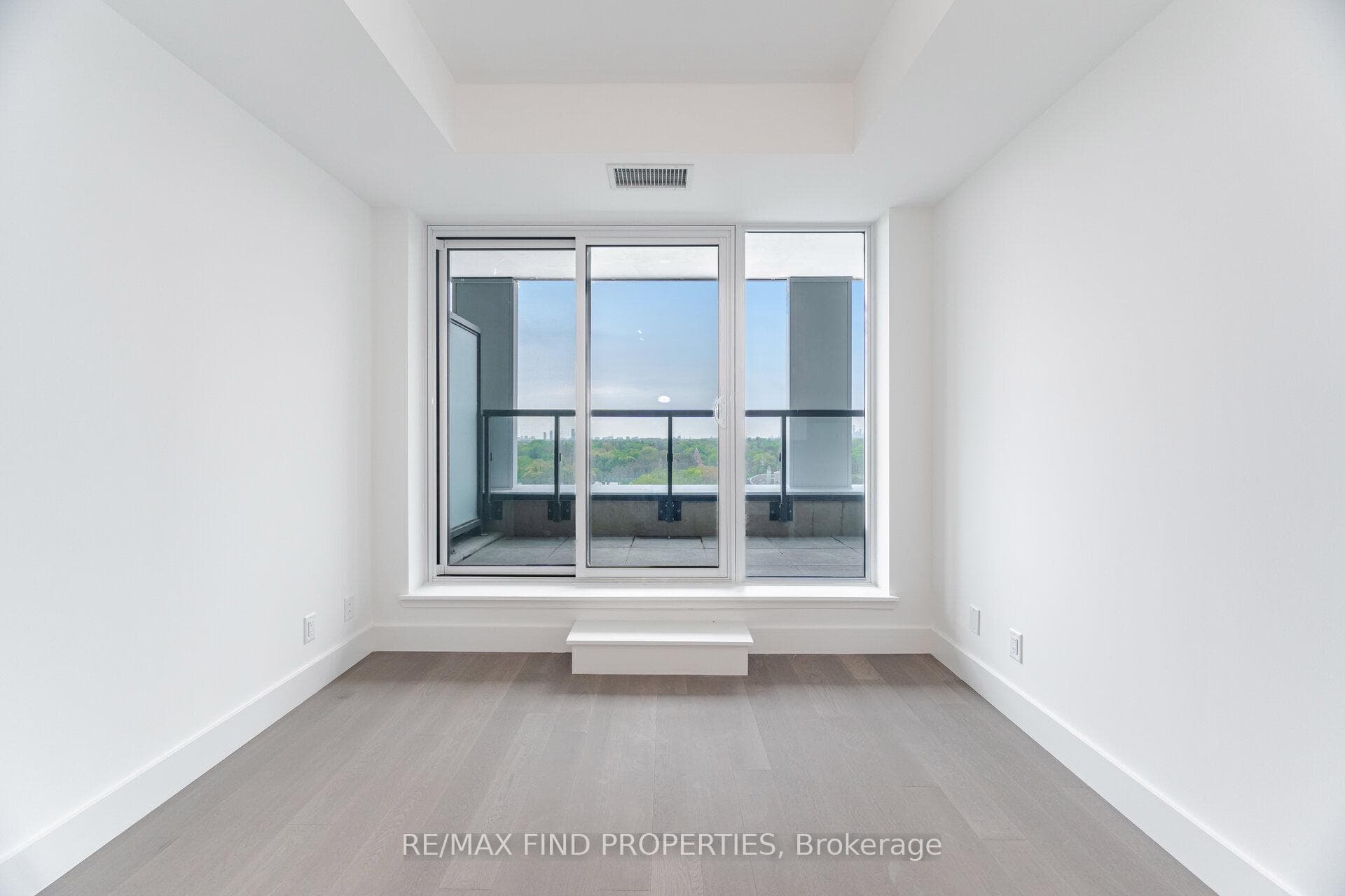 6 Greenbriar Road Unit 910 photo 17