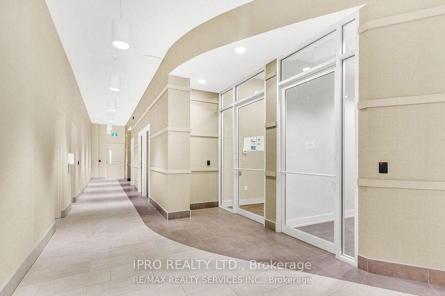 216 Oak Park Boulevard Unit 420 photo 4
