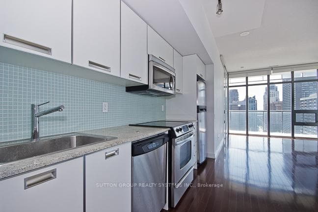 33 Charles Street Unit 1609 photo 18