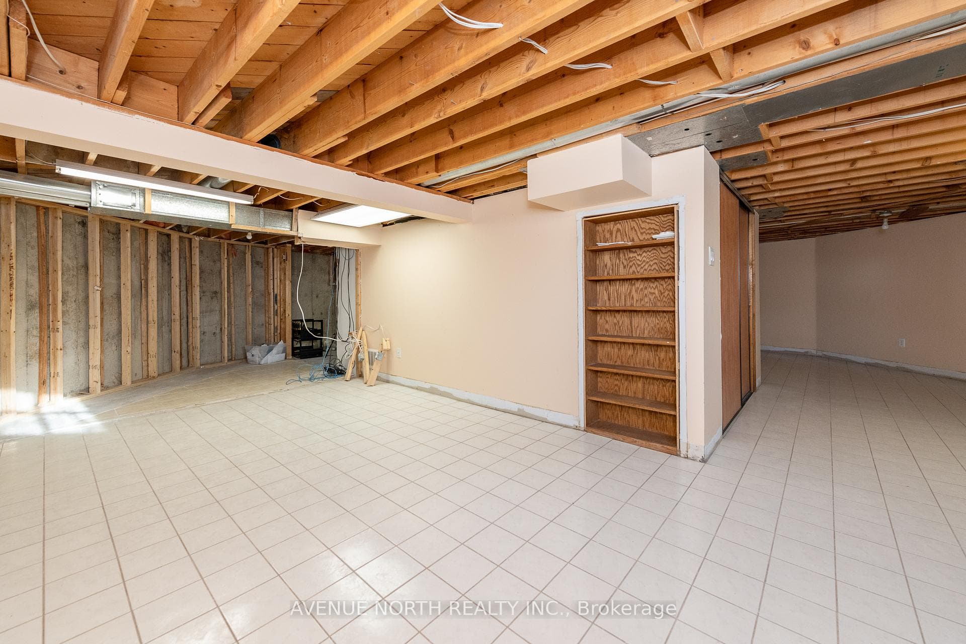 6974 Bank Street photo 41