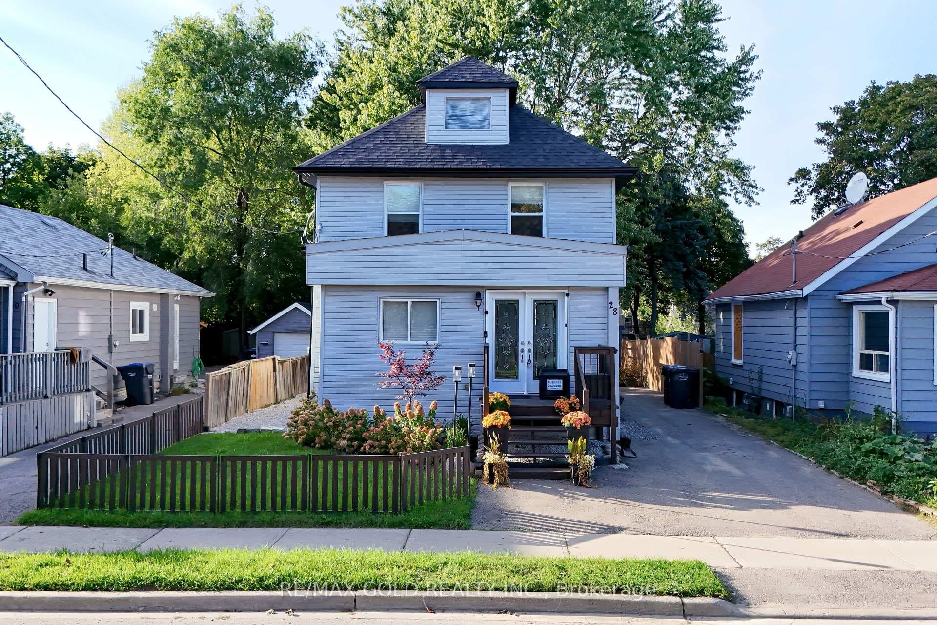 28 Royce Avenue photo 42