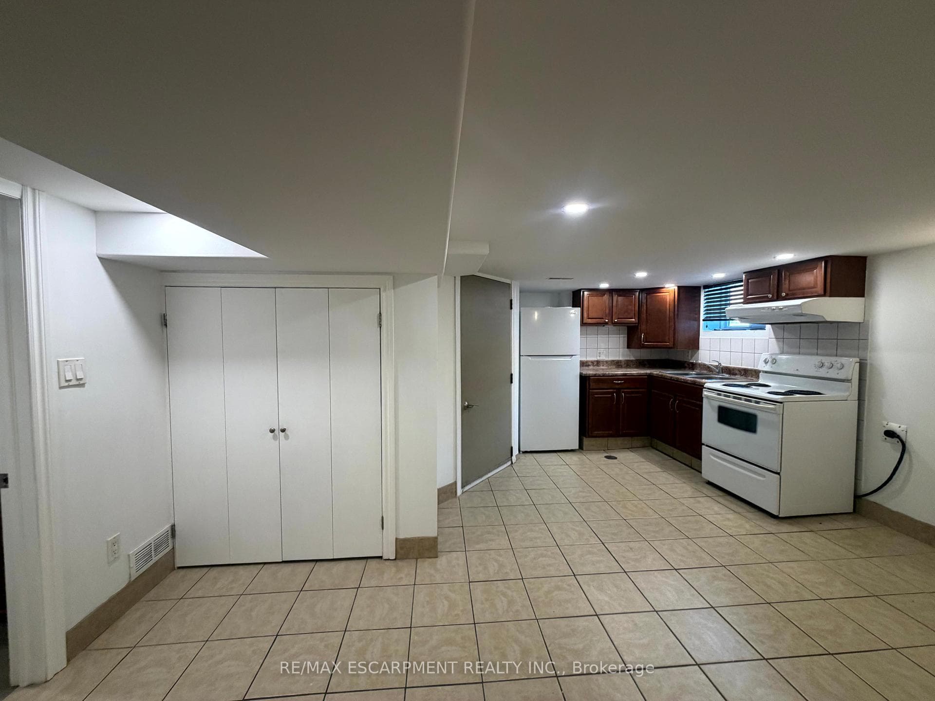 98 Limeridge Road Unit Lower Level photo 10