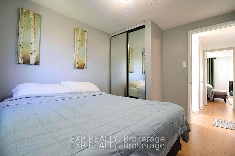 142 Royal Salisbury Way photo 23