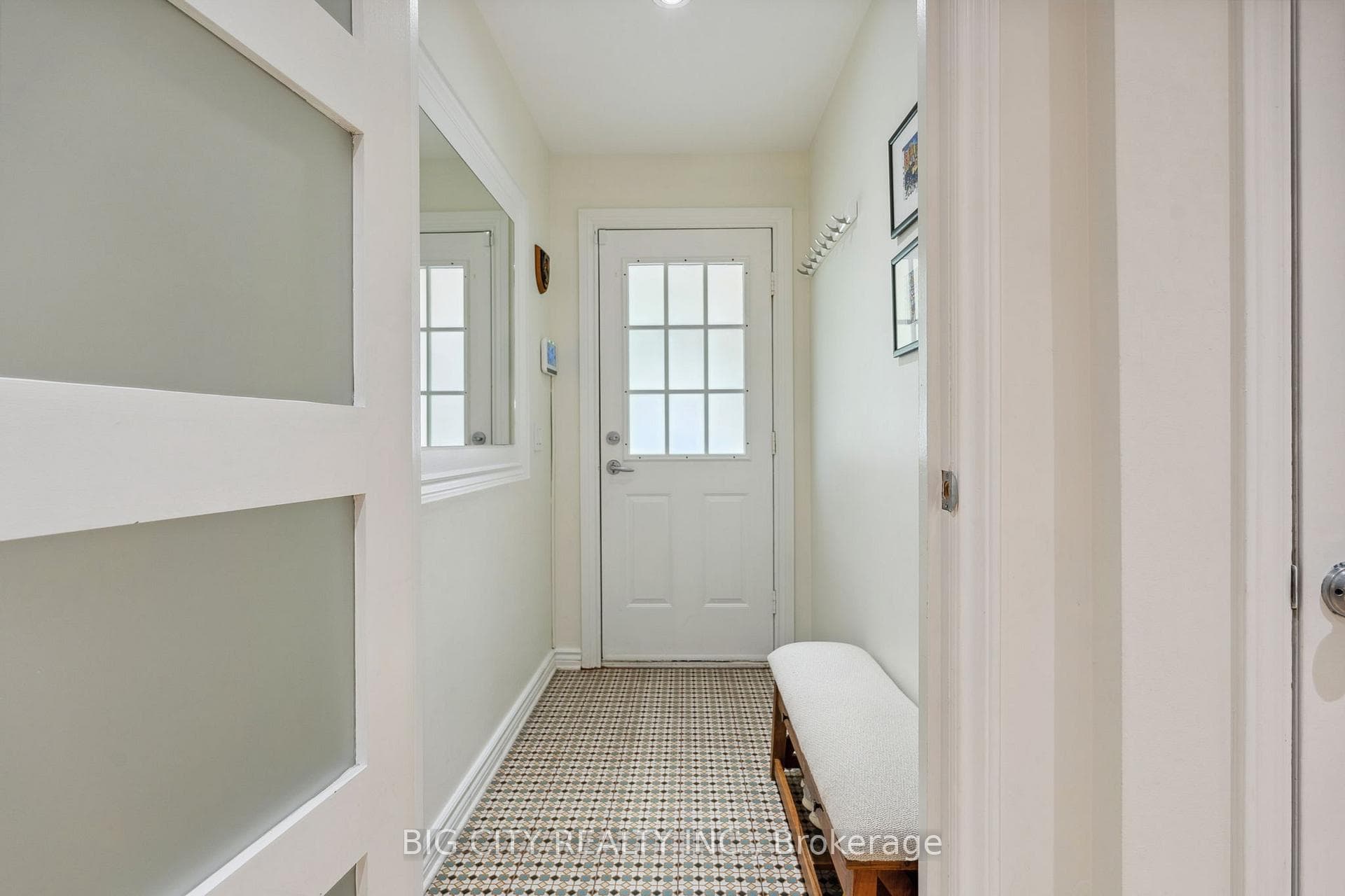 46 Raleigh Crescent photo 4