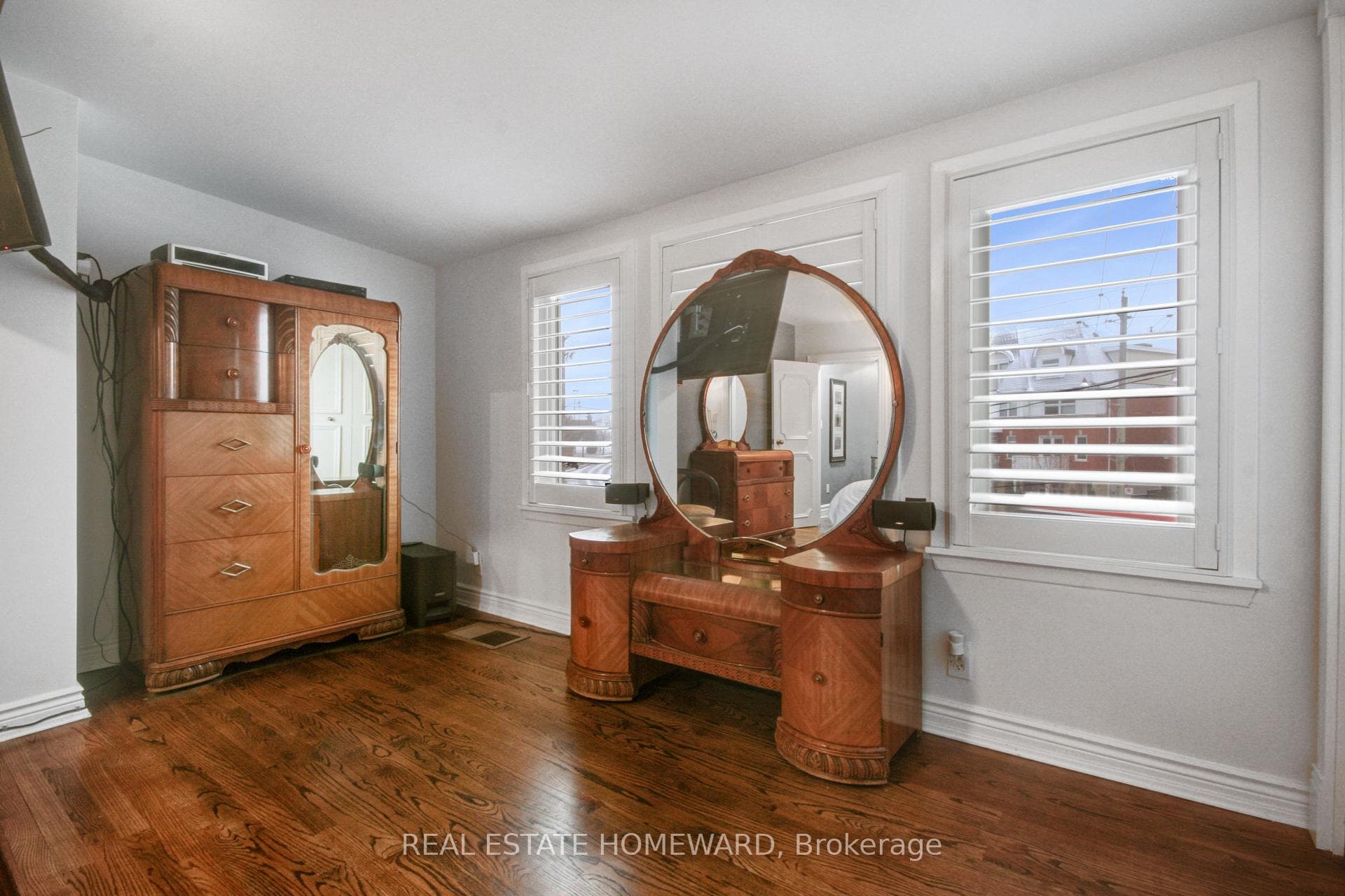 55 Woodbine Avenue photo 14