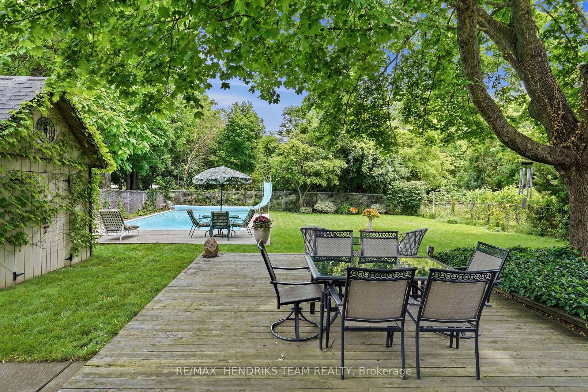 8 Tudor Gate Place photo 25