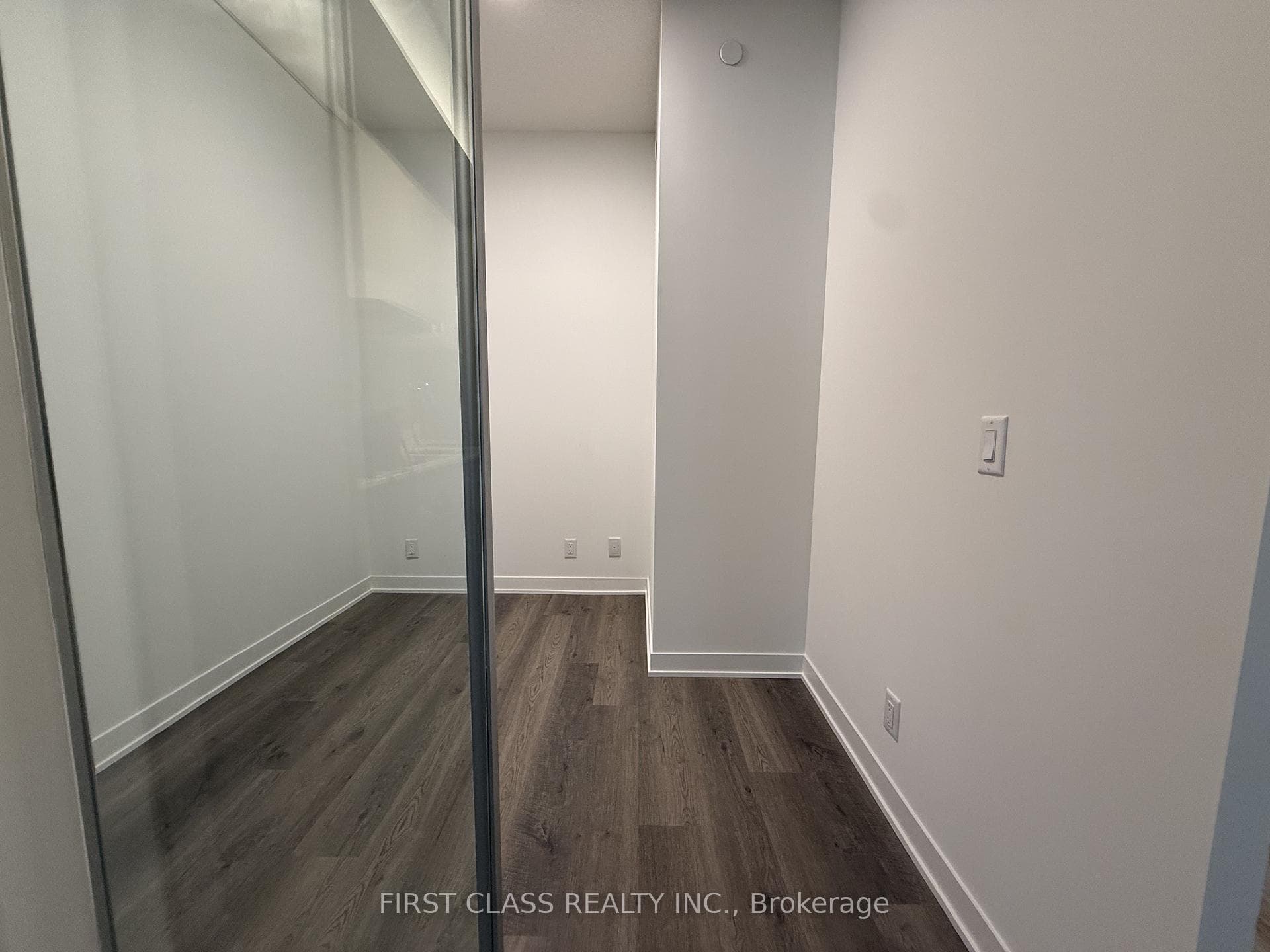 180 Front Street Unit 2809 photo 6