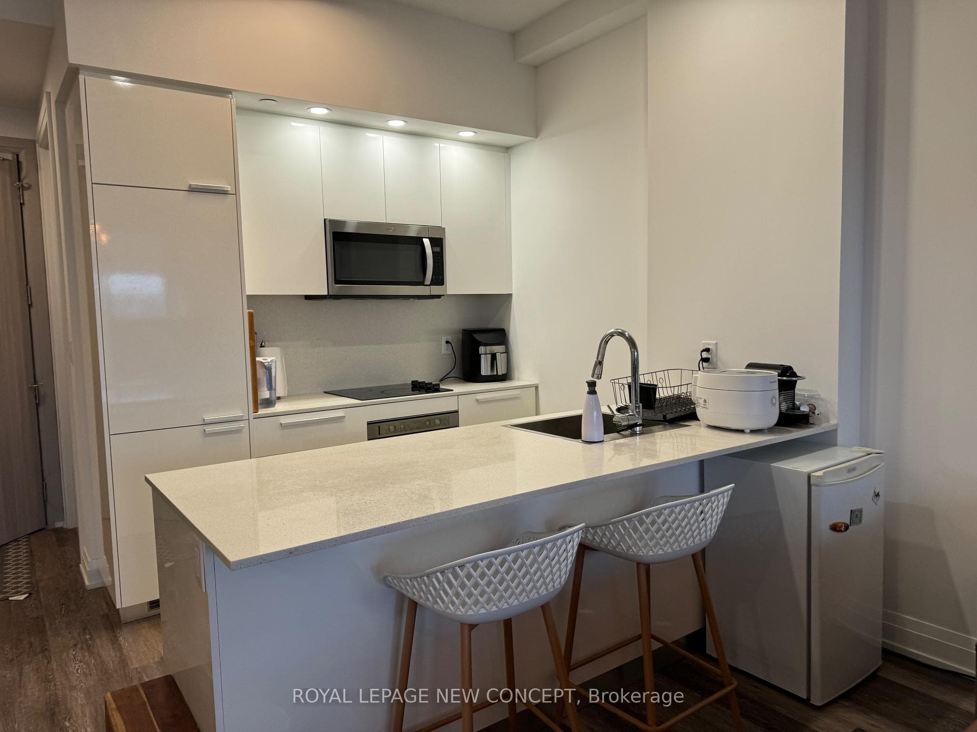 75 Canterbury Place Unit PH302 photo 27