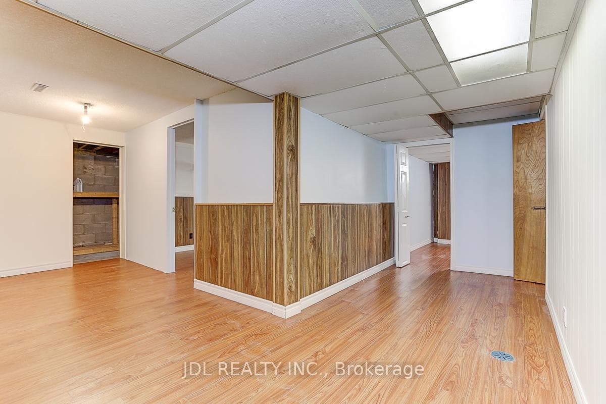 6 Taverly Road photo 39