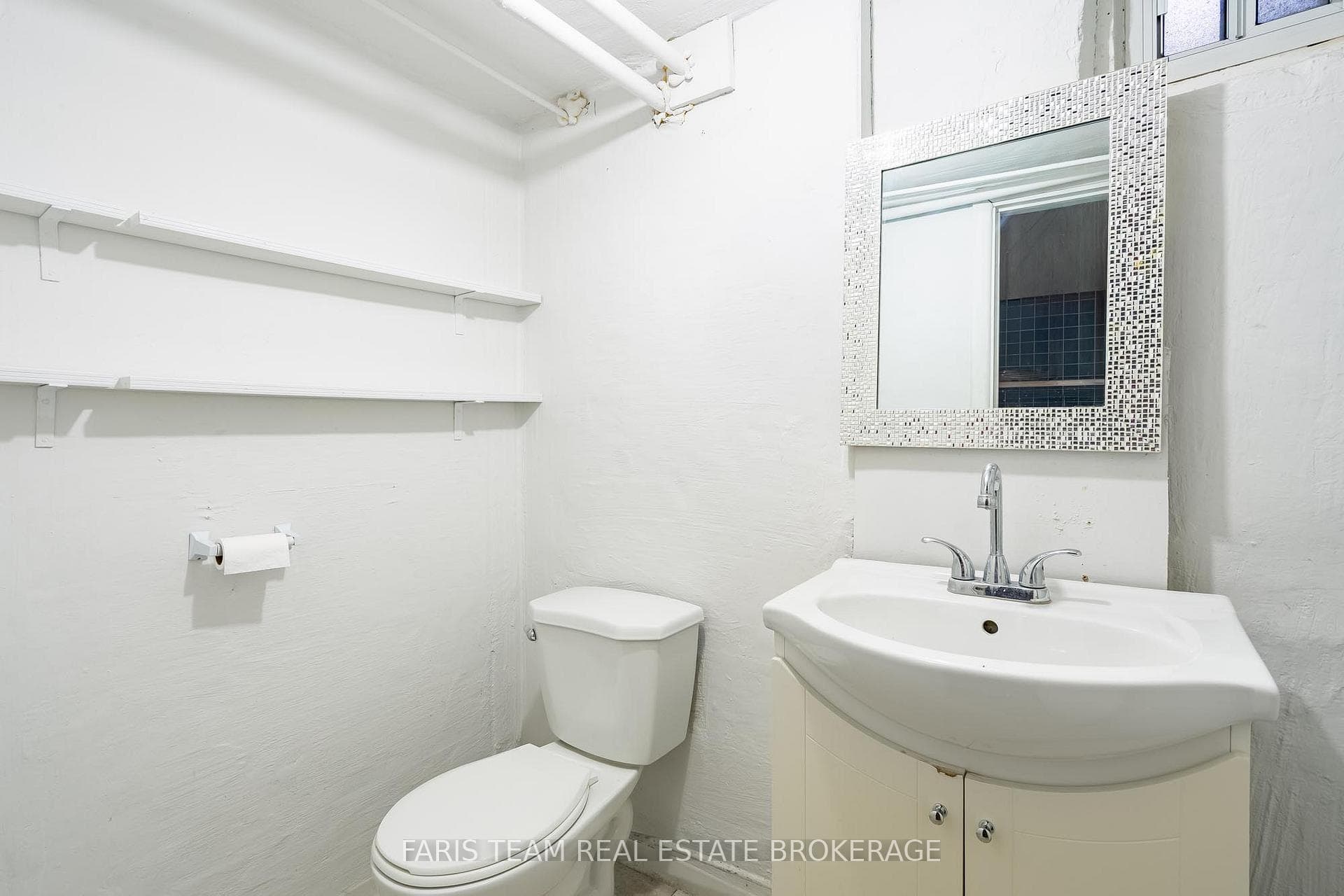 267 Lakeshore Road photo 9
