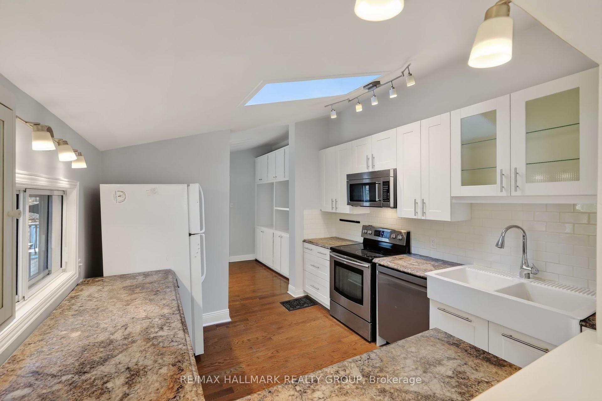 115 Sherbrooke Avenue photo 9