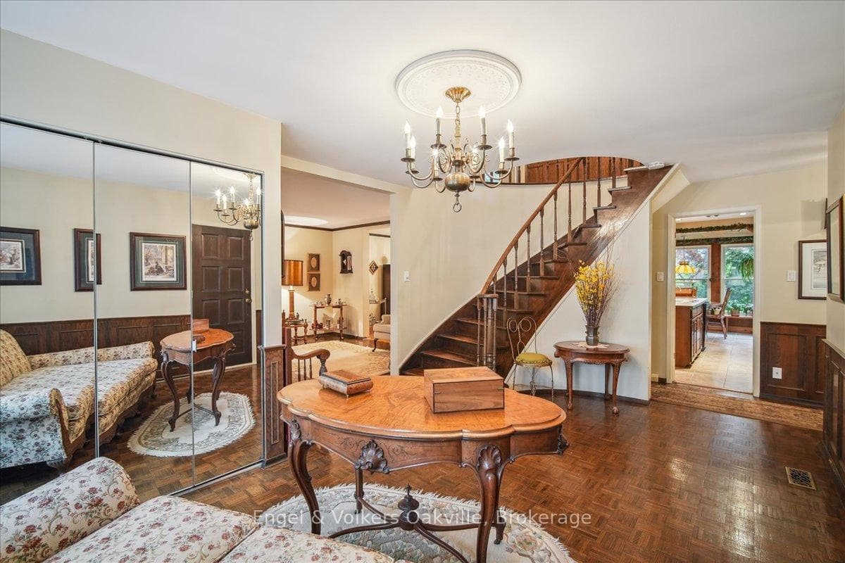 250 Gatestone Avenue photo 9