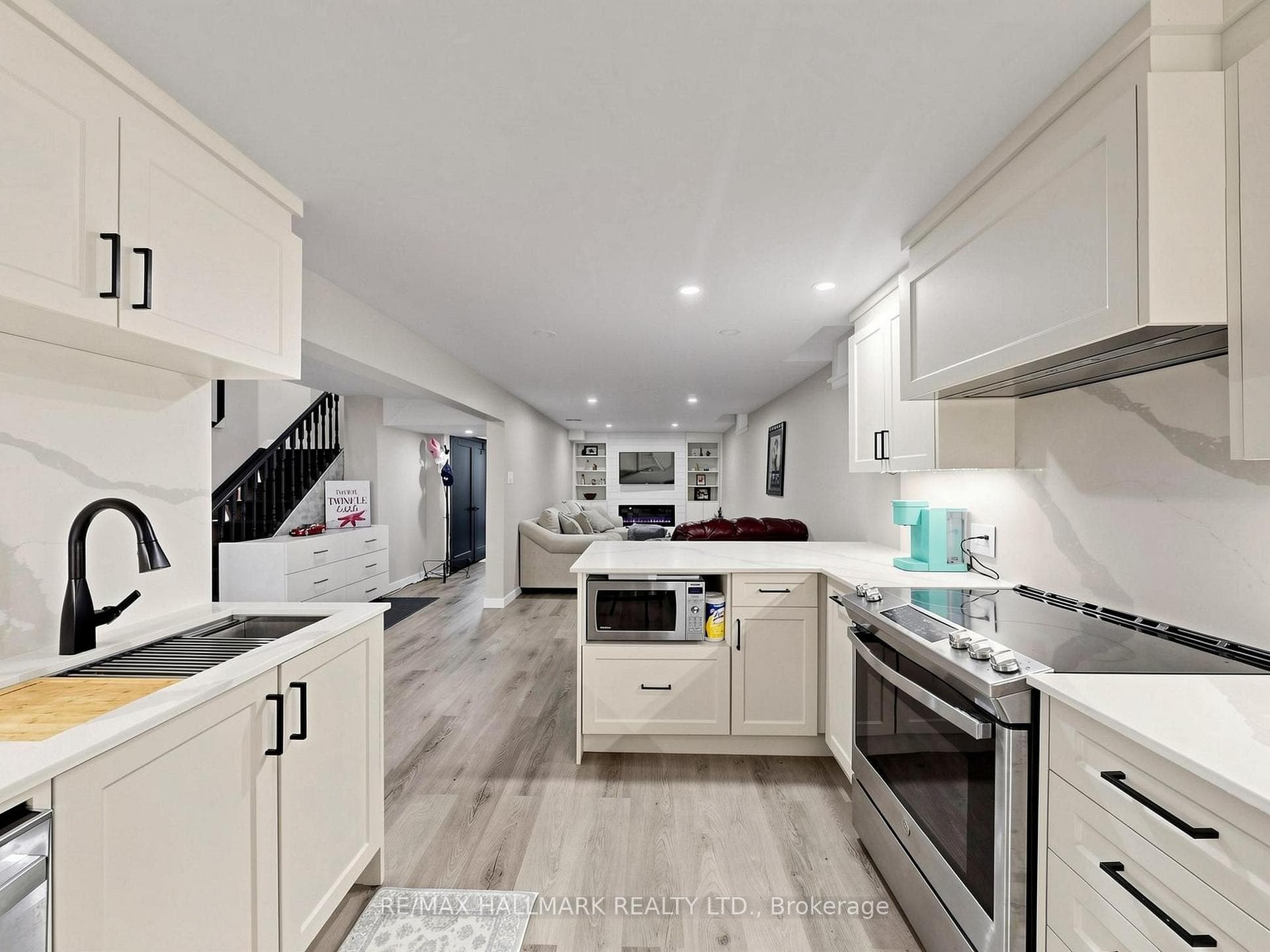 58 Marchwood Crescent photo 40