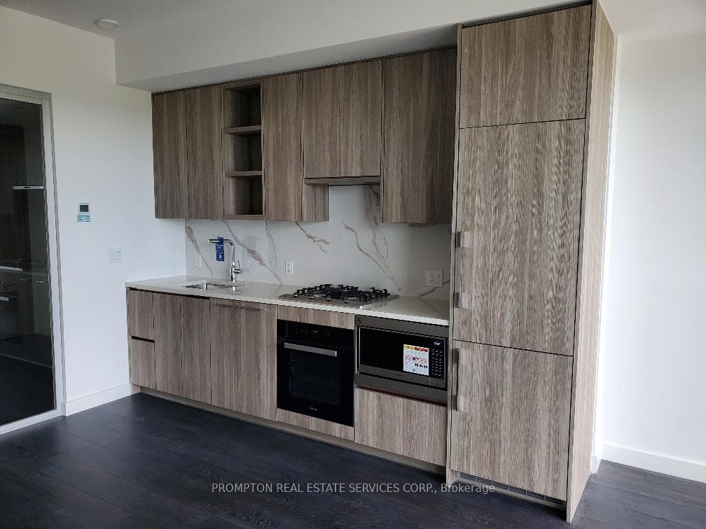 18 Esther Shiner Boulevard Unit 738 photo 4