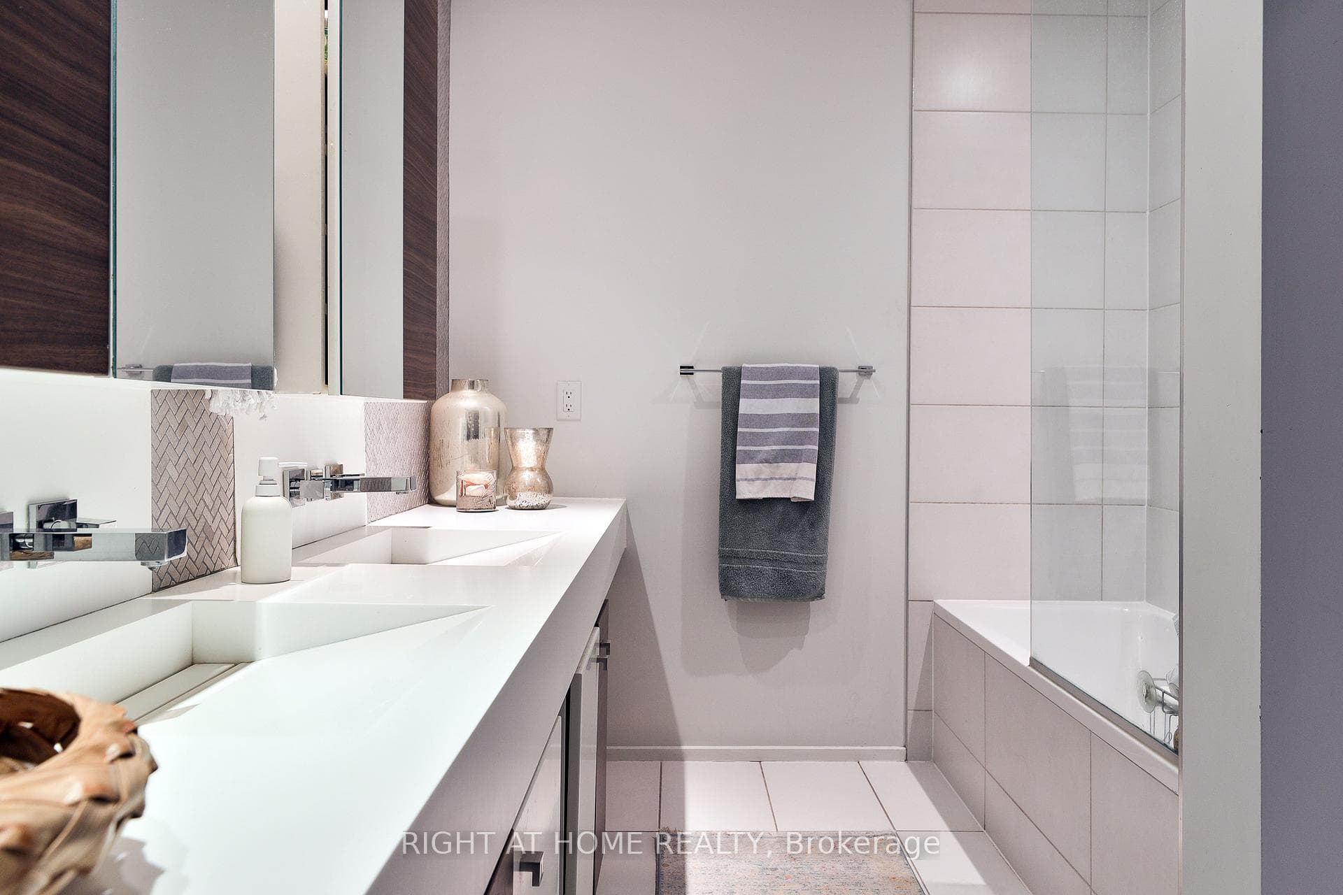 231 Claremont Street photo 20