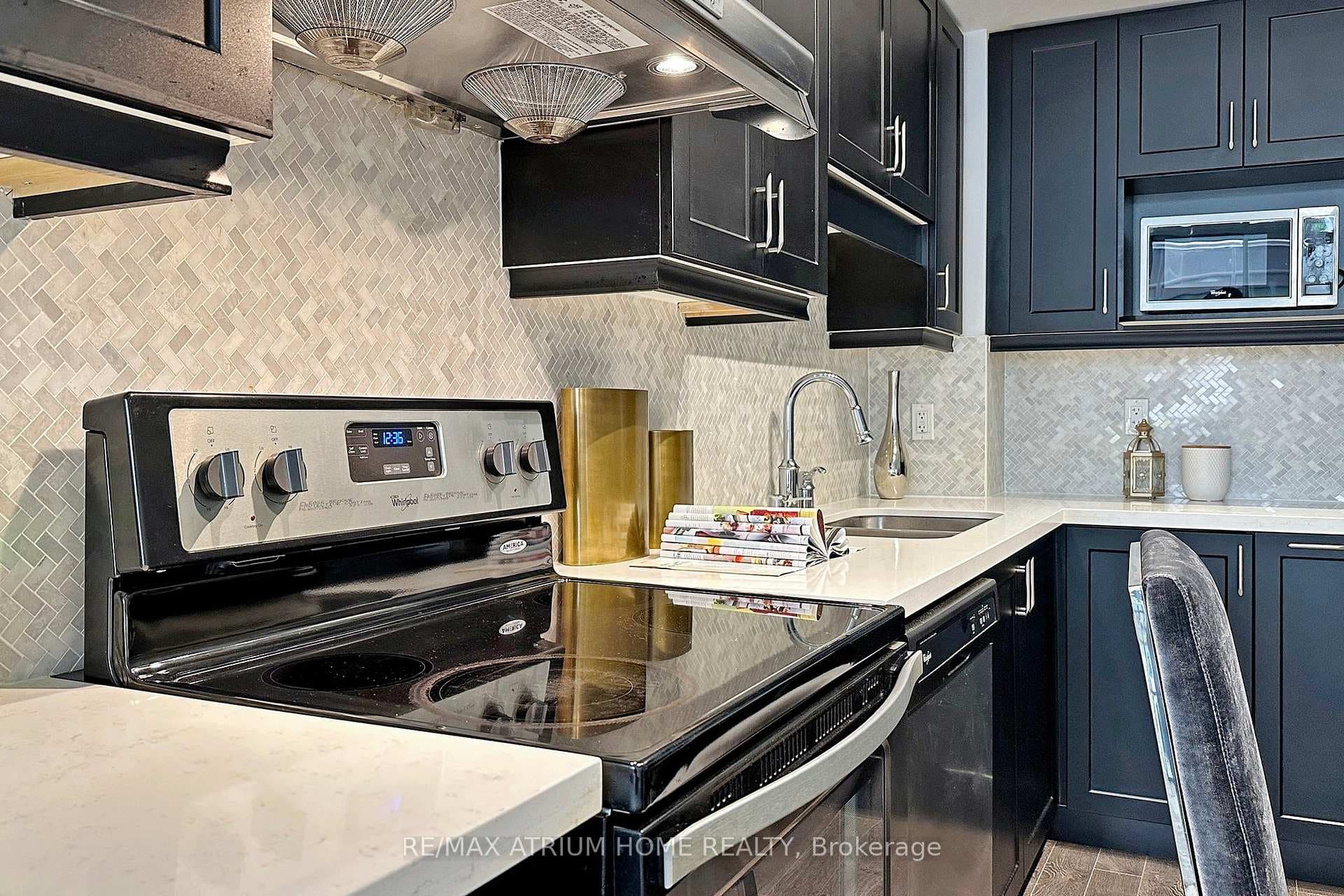 38 Cedarland Drive Unit 903 photo 17