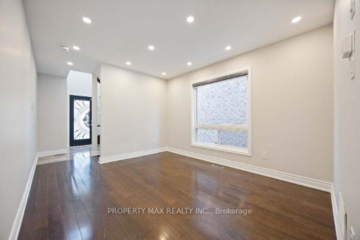 26 Salamander Street Unit Main & 2nd Floor photo 6