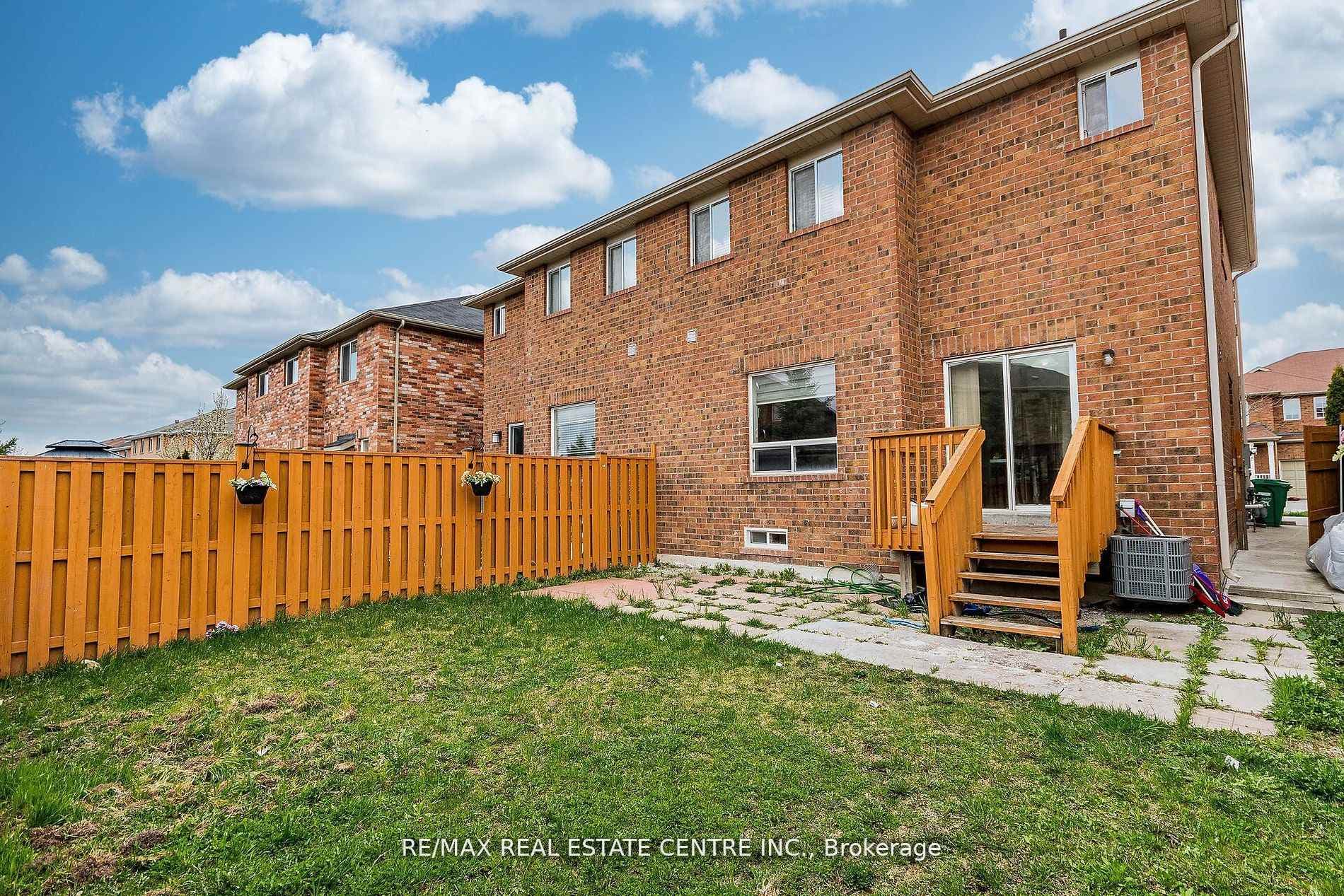 45 Commodore Drive photo 29