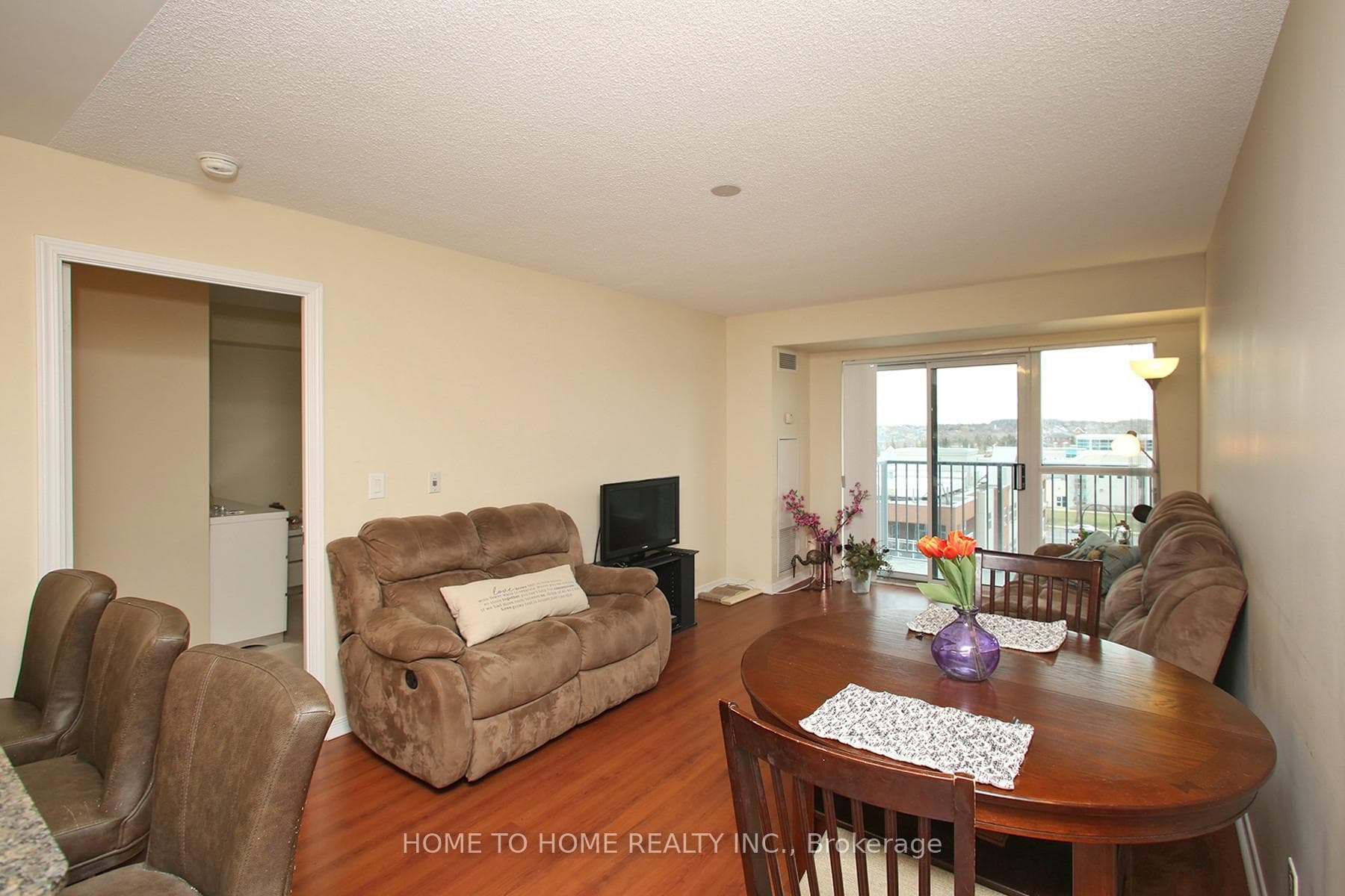 185 Oneida Crescent Unit 705 photo 3